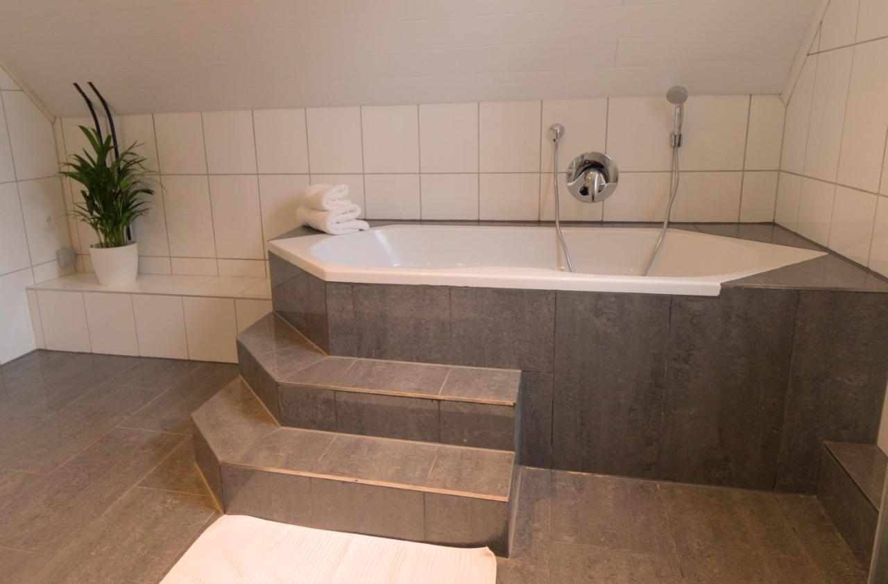Idyllisches Wohnen In Gruener Oase Apartment Griesheim  Exterior photo